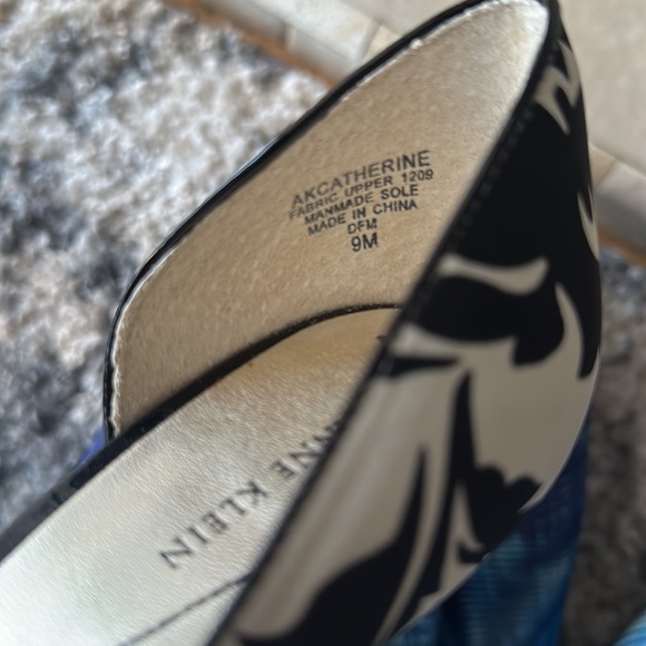 Anna Klein Heels - Picture 6 of 8